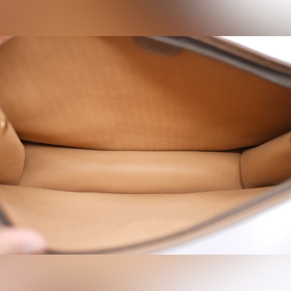 🍓GUCCI Supreme PVC Clutch - Picture 9 of 10